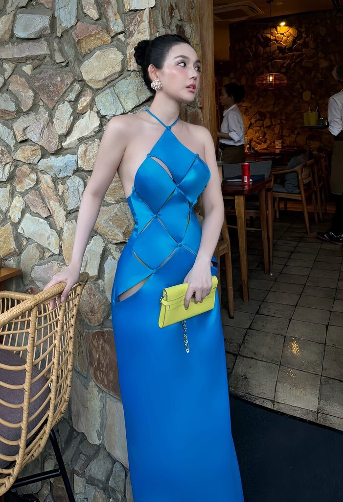 OCEANIC LACING GOWN